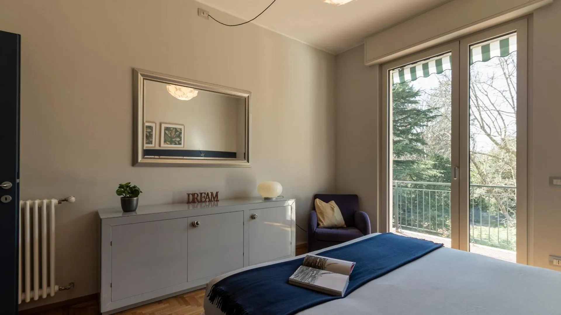 Apartment Ferienwohnung Cosy In The Park Como Italien