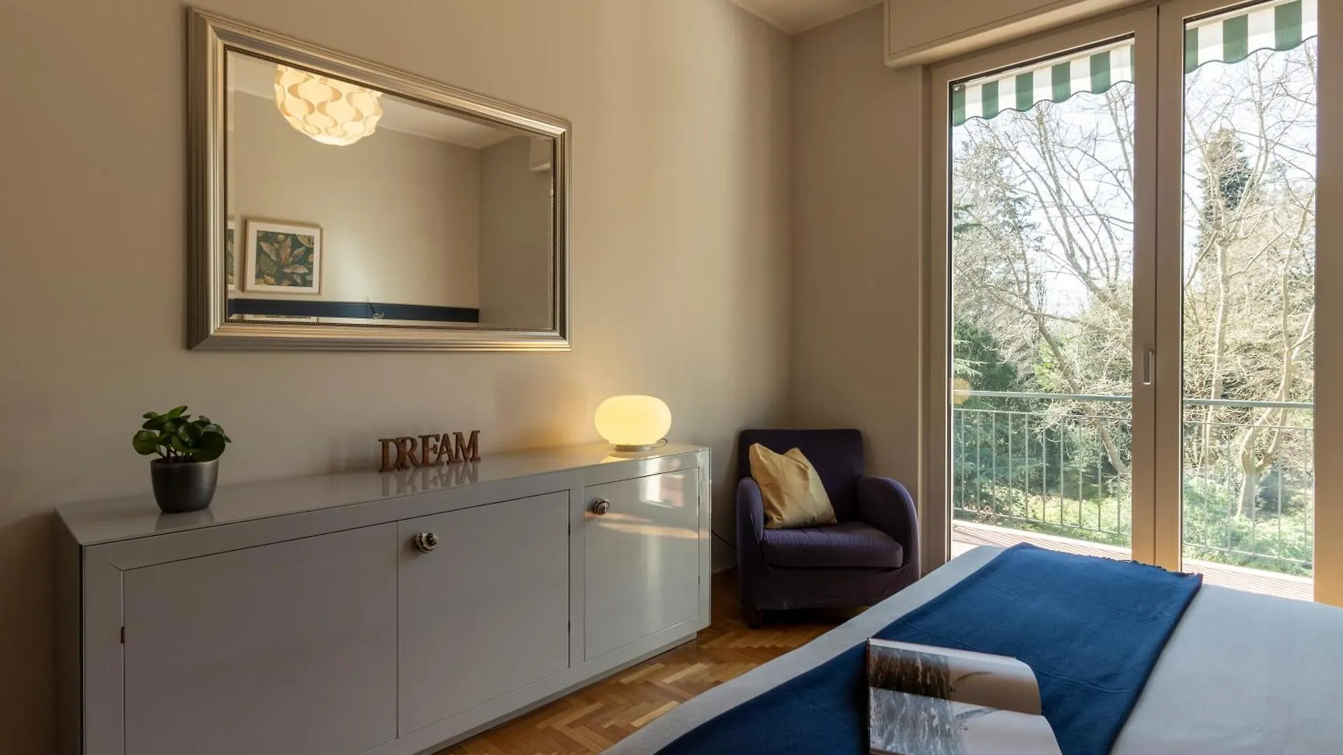 Ferienwohnung Cosy In The Park Como